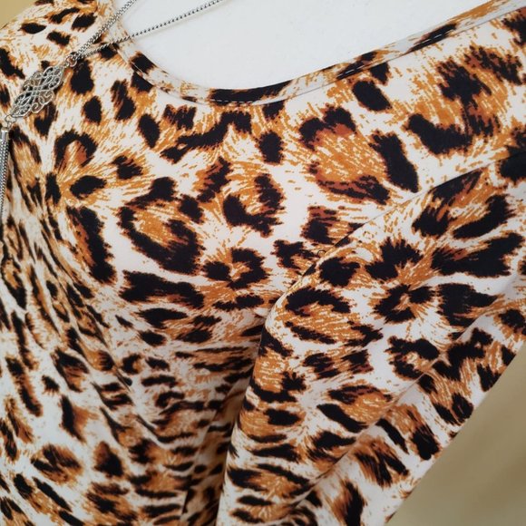 ~Trendy Animal Print Top~ - Picture 4 of 6